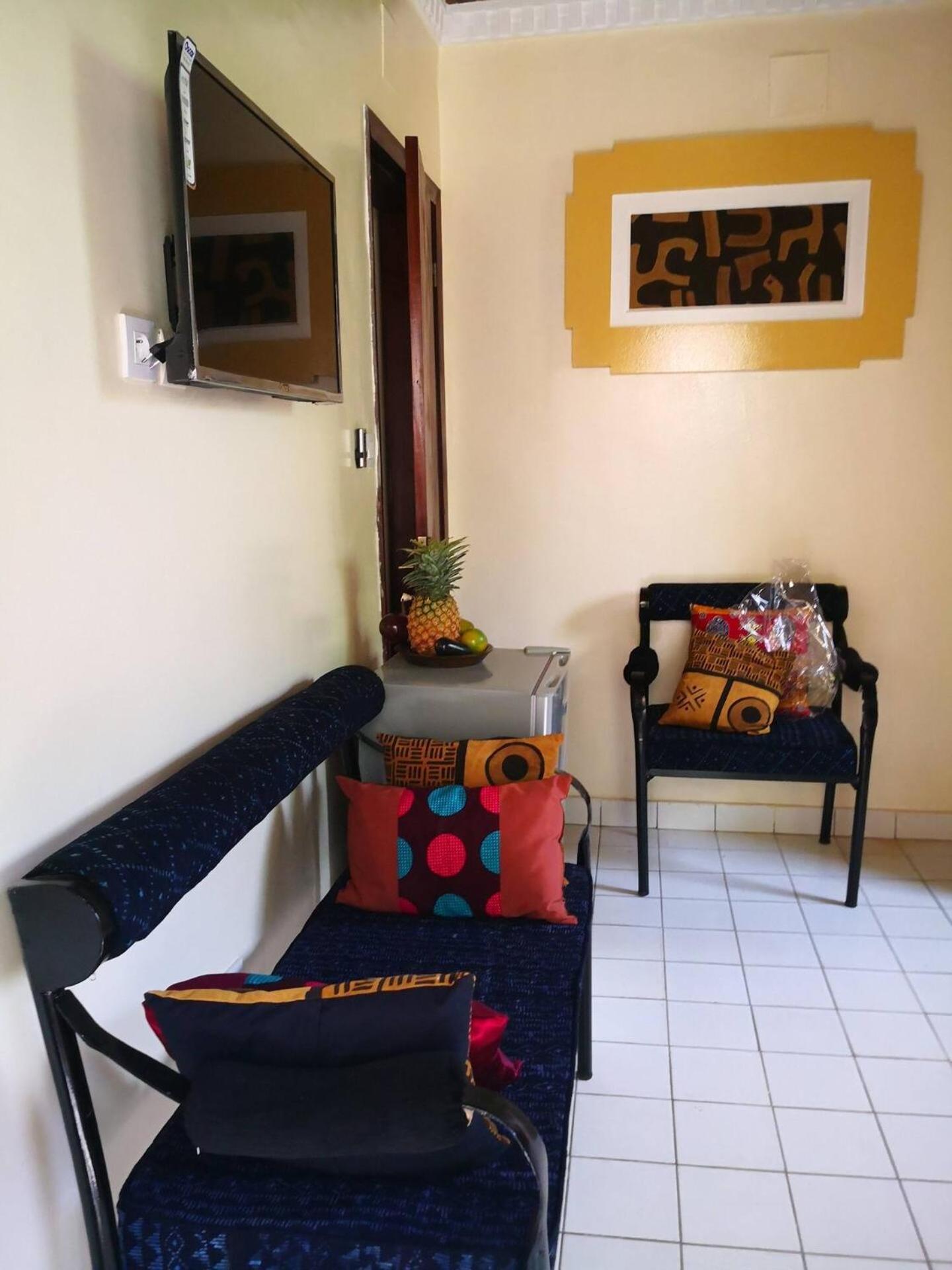 Tout Confort Avec Jardin Entree Bastos Yaounde Luaran gambar